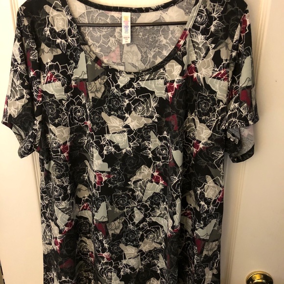 Lula Roe top 2xL - Picture 4 of 4
